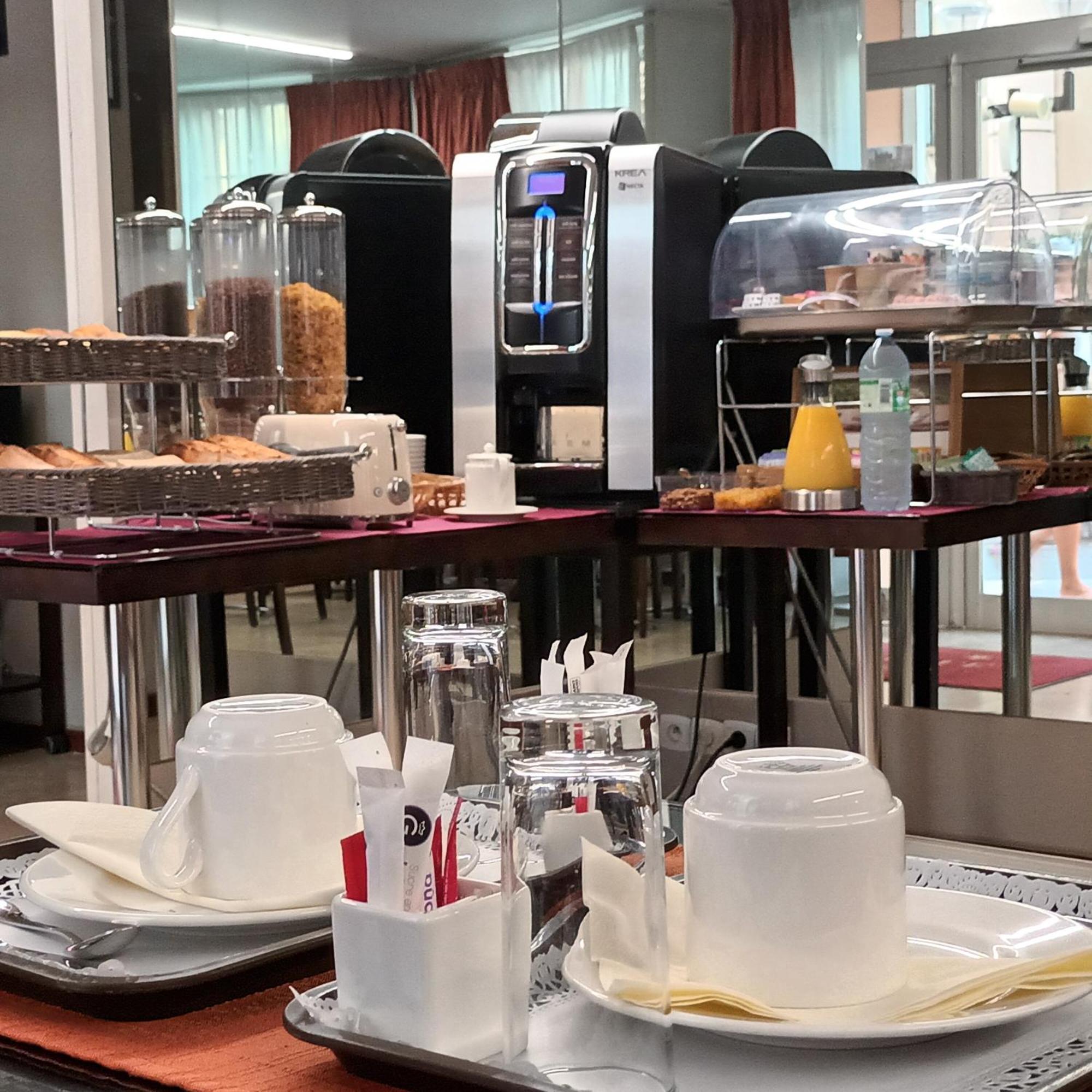 Hotel Capitole Бюсолей Екстериор снимка