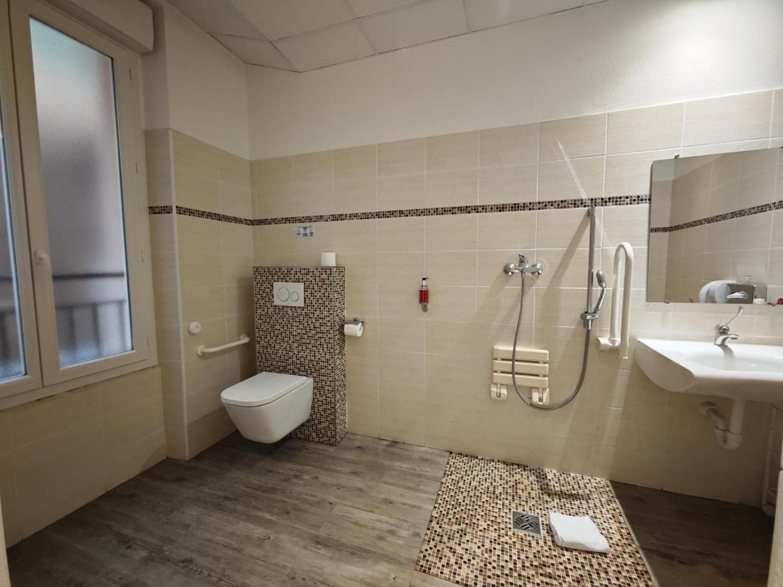 Hotel Capitole Бюсолей Екстериор снимка
